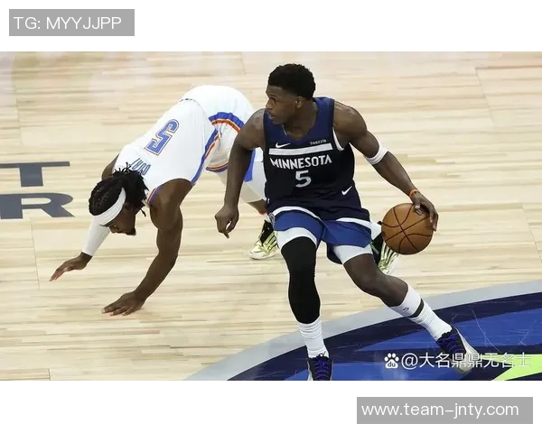 爱德华兹回顾上赛季惨败雷霆称新赛季将以此为动力奋勇向前