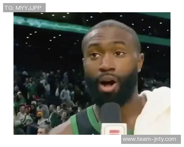 杰伦布朗对裁判漏判乔治铲翻表示愤怒认为这种情况不可接受