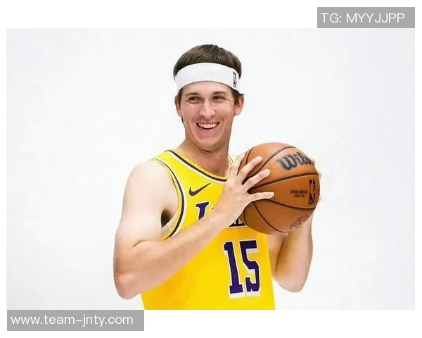 夸梅质疑富保罗言论为何用冠军标准衡量湖人新星里夫斯表现