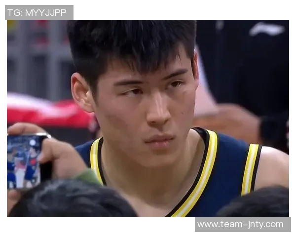 约克神奇表现让广东防守无奈陈家政尽职尽责难阻对手进攻