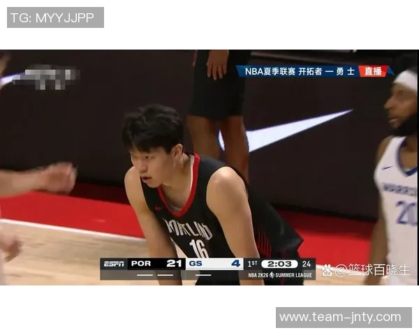 杨瀚森17分钟内积极出手11次展现随时助力球队的拼搏精神 杨瀚森17分钟内积极出手11次展现随时助力球队的拼搏精神