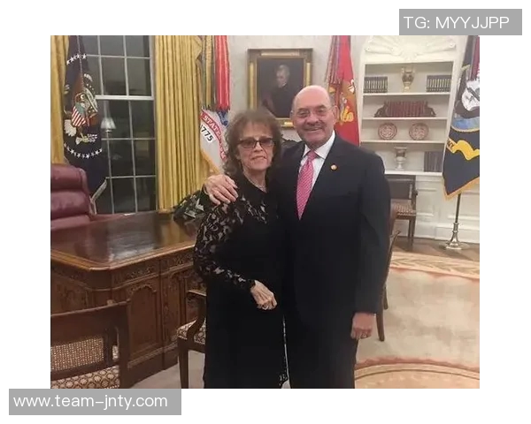 哈登面临最后机会吹杨或成快船新核心助力争冠 哈登面临最后机会吹杨或成快船新核心助力争冠